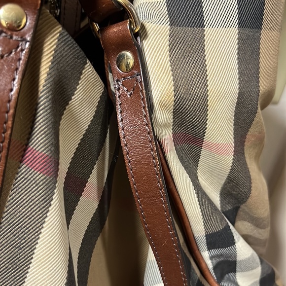 Burberry Canterbury Tote - Picture 17 of 17